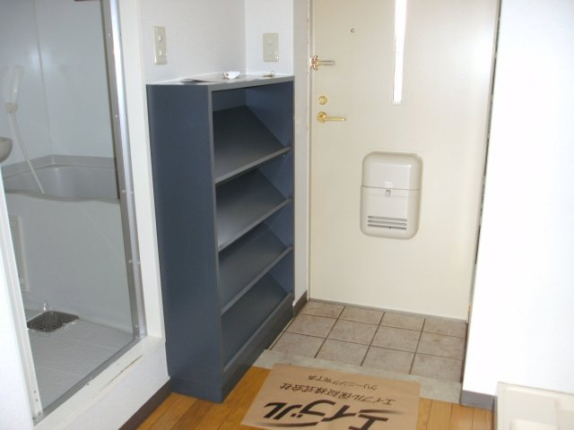 ティエリア豊田の玄関