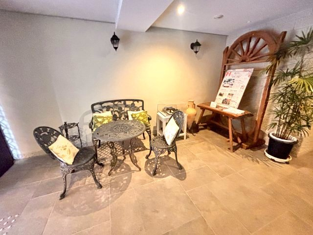 ブルーミンメドー本山のエントランス