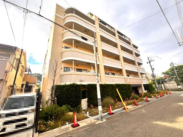 ブルーミンメドー本山の外観