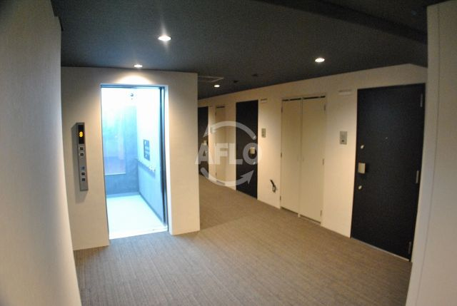 レオンコンフォート本町のその他共用部分|レオンコンフォート本町　エレベータホール