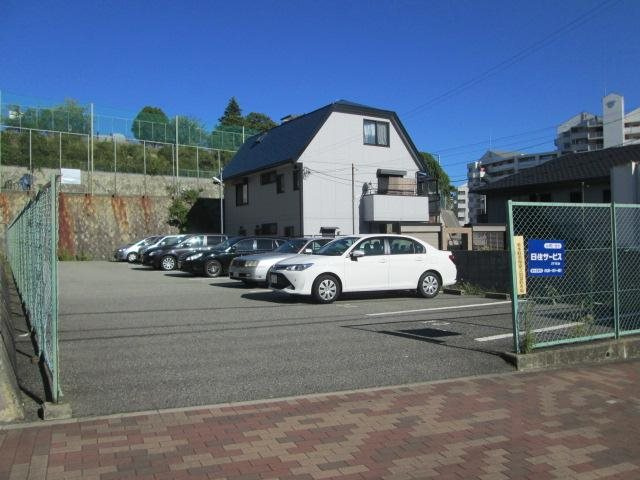 神戸市垂水区上高丸１丁目の駐車場の外観