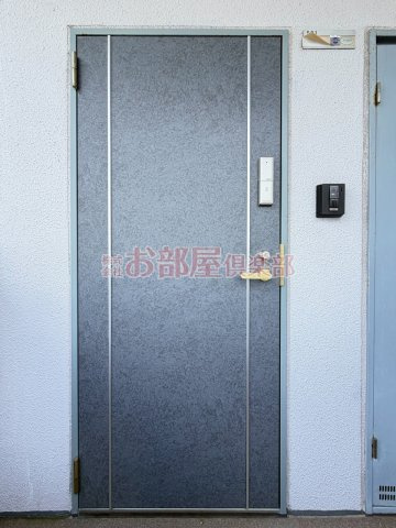 YMクレストの玄関|明るい玄関です