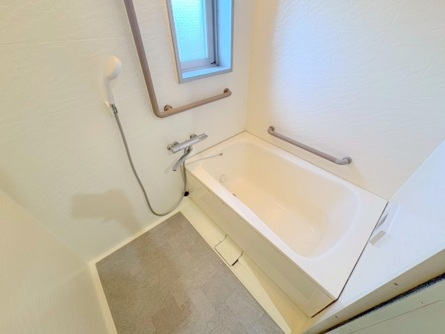 カーサ小浜の浴室|コンパクトで使いやすいお風呂です