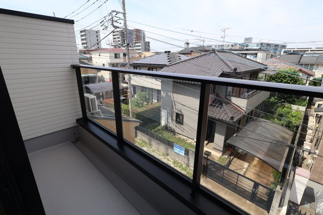 《仲介手数料無料》浦和区元町３丁目12-7新築一戸建てケイアイグレイスのバルコニー