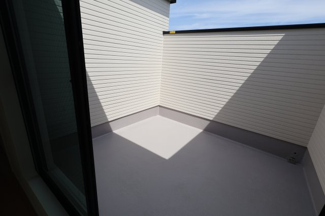 《仲介手数料無料》浦和区元町３丁目12-7新築一戸建てケイアイグレイスのバルコニー