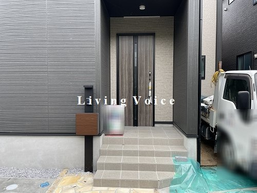 【仲介手数料０円】綾瀬市落合南5期　新築一戸建て　1号棟　全2棟の玄関|2号棟　綾瀬市落合南5期　新築一戸建て　全2棟