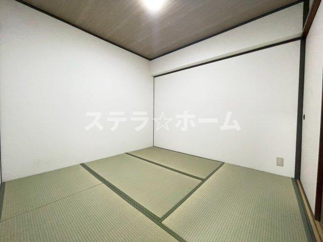 新大阪第1ハイツビルの和室|日本らしい落ち着いた雰囲気の和室です