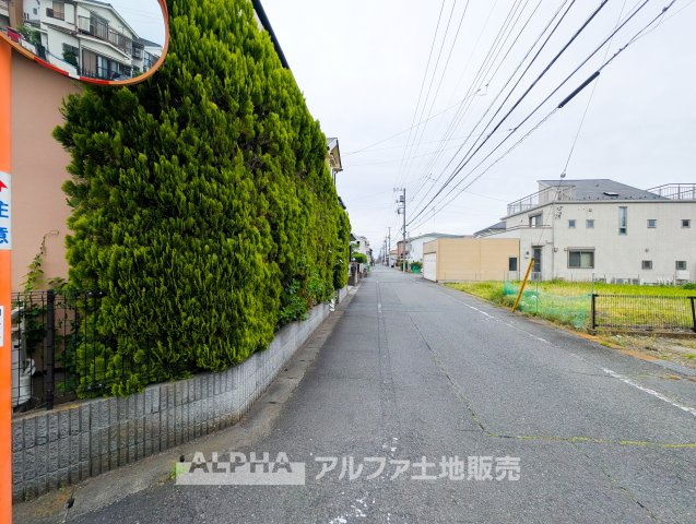 ~羽村神明台~Renovated Houseの前面道路含む現地写真|【Blue sky】
◆青空に包まれて◆ベランダから望む紺碧の空。外を眺め時を忘れるなんて、ひさしかたぶりだろうか。こんなにも広く美しい情景が我が家にも広がっているなんて。こんな時間を大切にしたい。