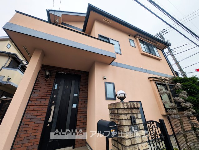 ~羽村神明台~Renovated Houseの外観|【outward appearance】
◆時を忘れる場所◆みんなが集い、食事と楽しい会話が始まる。話に夢中になり、ついつい時を忘れ夜半過ぎになってしまう。そんな束の間の幸せを感じさせてくれる場所。