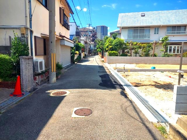 宝塚市中州1丁目新築一戸建の前面道路含む現地写真