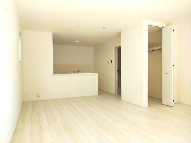 宝塚市中州1丁目新築一戸建の居間・リビング
