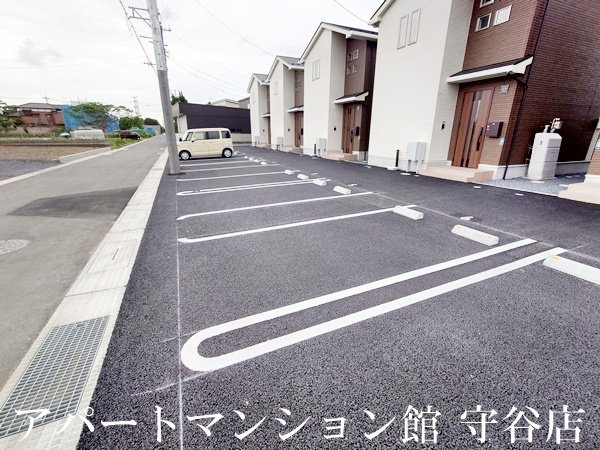 Three above　誠和の駐車場