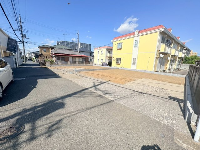 坂戸市三光町　建築条件付売地　東武東上線『坂戸駅』徒歩5分　【坂戸小学区】の前面道路含む現地写真