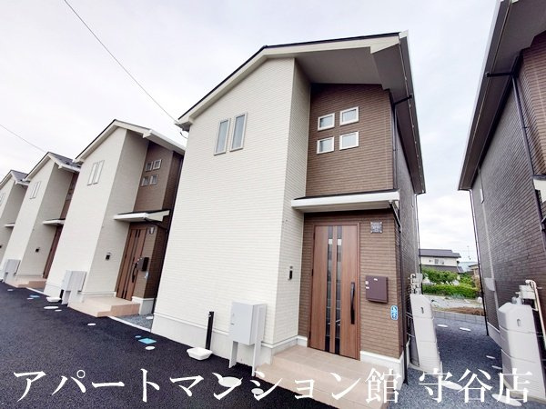 Three above　誠和の外観