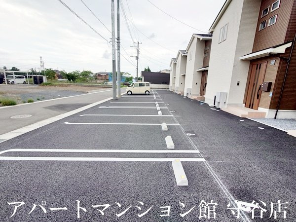 Three above　誠和の駐車場