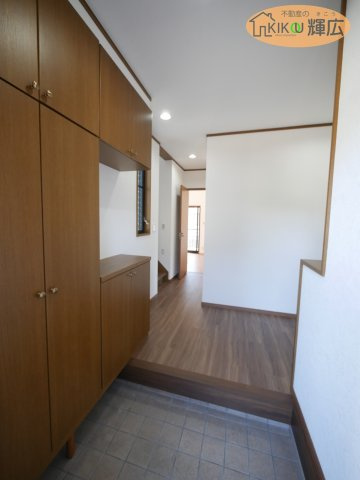 姫路市東山　中古戸建の玄関