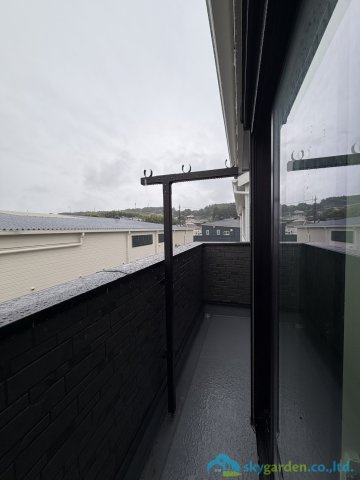 小田原市飯田岡第20　新築戸建　全2棟3号棟のバルコニー
