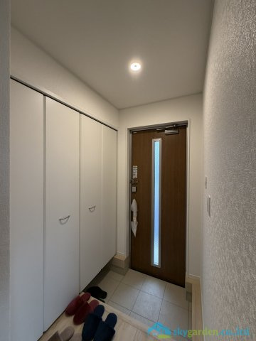 小田原市飯田岡第20　新築戸建　全2棟3号棟の玄関