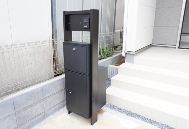 越谷市七左町6丁目 新築分譲住宅の設備|インターホン機能・宅配BOX付き門柱