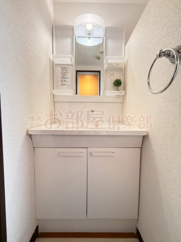ローズガーデンIの洗面所|忙しい朝には欠かせない洗面所です