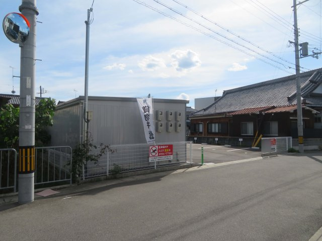 伏見区久我東町 収益ガレージの外観