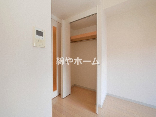プレサンス天満橋アンジェの収納|こまごまとしたものを収納できそうですね