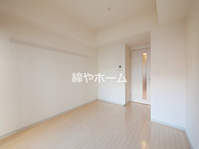 プレサンス天満橋アンジェの洋室|広々とした洋室です