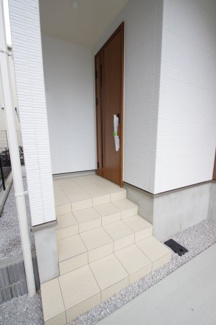 【玄関】 | 【仲介手数料無料！！】町田市真光寺1丁目　新築戸建て（全2棟）1号棟　4090万円