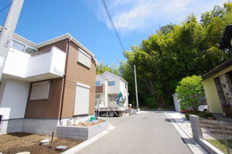 【前面道路含む現地写真】 | 【仲介手数料無料！！】町田市真光寺1丁目　新築戸建て（全2棟）1号棟　4090万円
