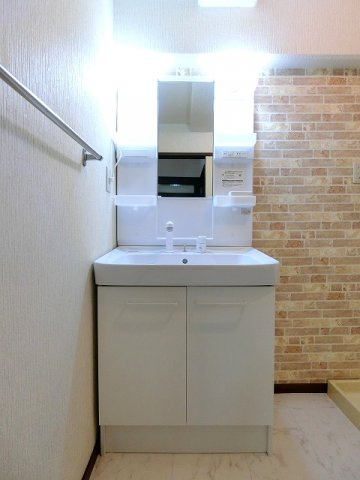 サンライズヒルの独立洗面台