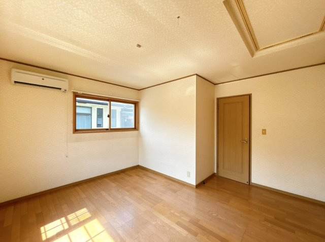 内郷御台境町五反田 土地建物の洋室