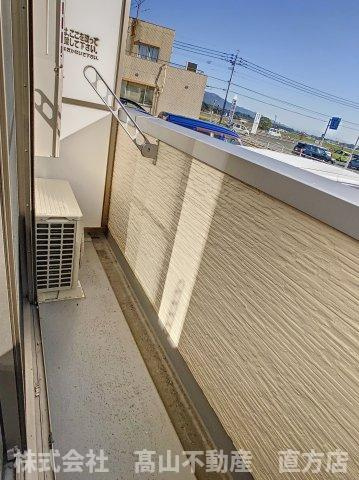 直方市津田町のアパートのバルコニー