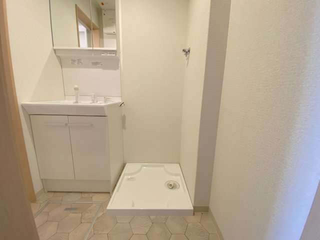 【洗面所】 | F+style浜寺石津町西３号館 | 忙しい朝には欠かせない洗面所です