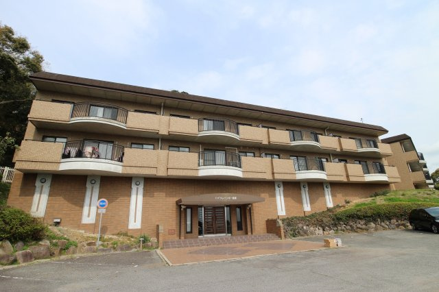 ハイツレインボー塩屋の外観