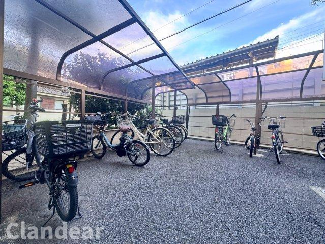 ＭＡＣ柴又コートの駐輪場|ドキドキの新生活も、安心してスタート。ぴったりの住まいを見つけませんか？クランディアが一緒に住まい選びをサポートします‼　まずは、お気軽にお問合せください　＃クランディア