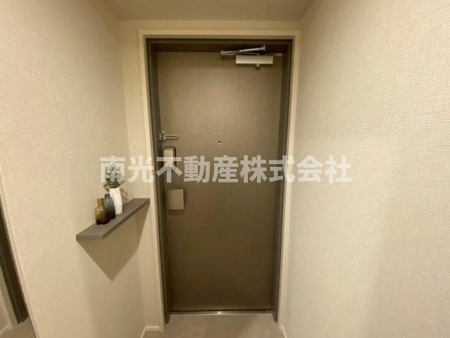 プレミアム長瀬駅前の玄関