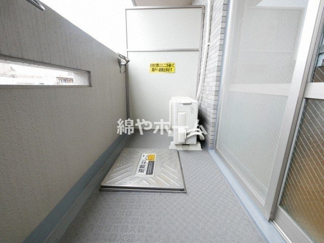 エスリード上本町北のバルコニー|バルコニーからの眺めを楽しみながら食事をしませんか
