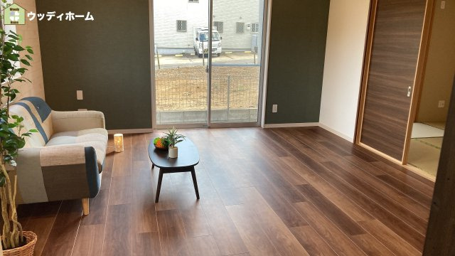 川口市安行原　中古一戸建ての居間・リビング