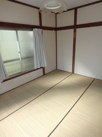 川越市鯨井新田貸家の和室