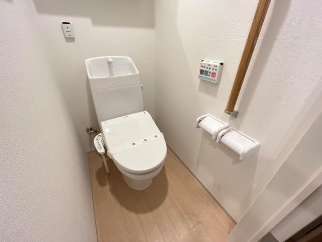 クレール比治山のトイレ|シャワー付トイレ