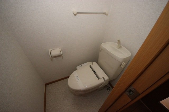 グランジュネッスのトイレ|落ち着いたトイレです