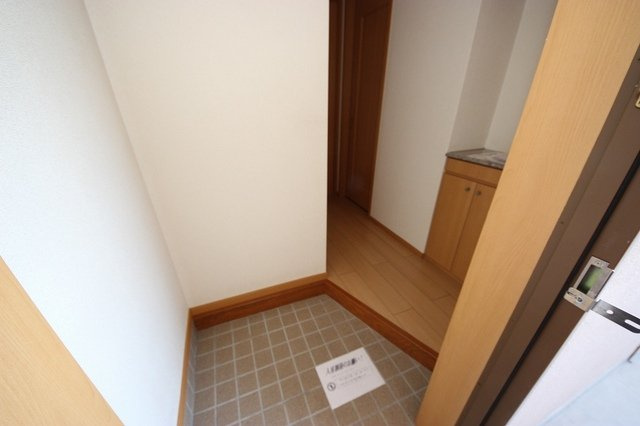 グランジュネッスの玄関|毎日通る玄関はこちらです