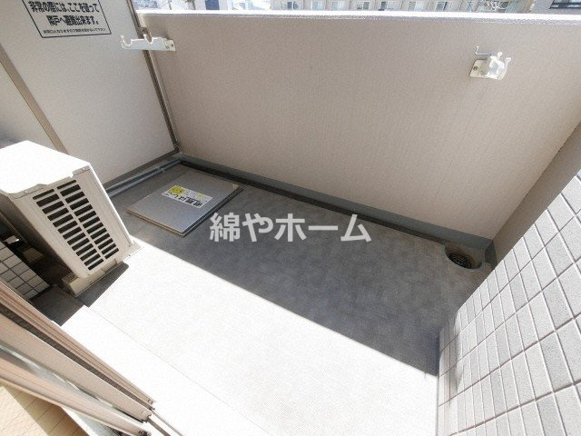 エスリード南堀江リバーサイドのバルコニー|お洗濯にも便利なバルコニー付き