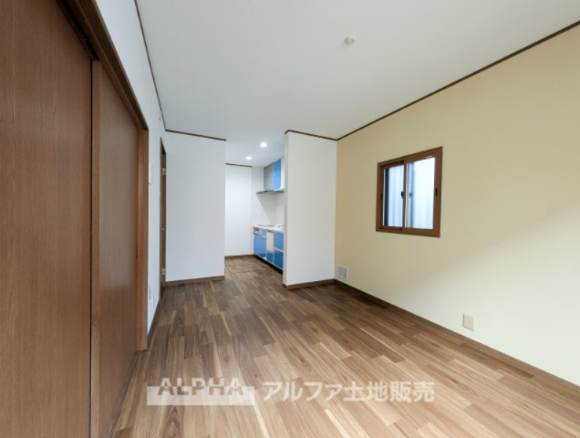 ~青梅河辺町~Remodeled Houseの居間・リビング|【Open Kitchen】
◆オープンキッチン◆家族との対話が楽しめるオープン・キッチンを採用。会話を楽しみにながらお料理を作れる。家族団欒なひと時を演出します。