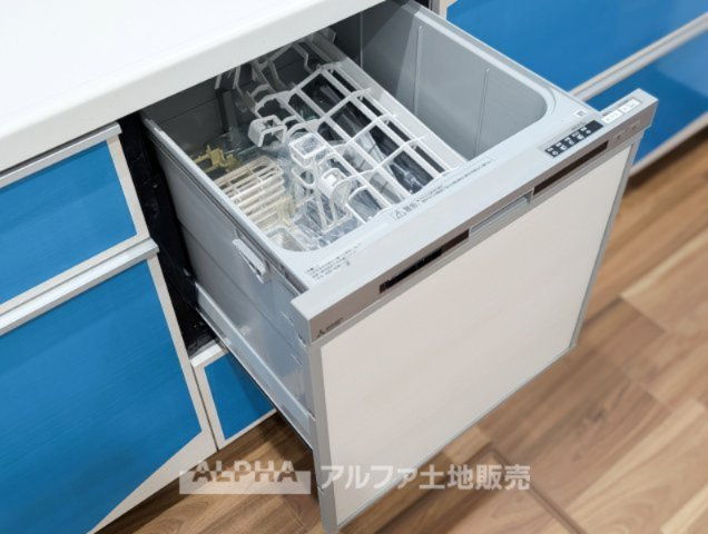 ~青梅河辺町~Remodeled Houseのキッチン|【Food washing machine】
◆食洗機◆家事の時間を短縮し、お子様との大切な時間をもっと楽しく。手荒れも防げて節水効果も高い、忙しい毎日に嬉しい人気の設備です。