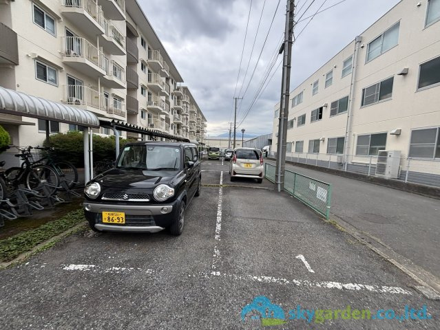 ハイマート厚木（Ａ号棟）の駐車場