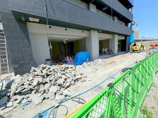 プレリスNEO大阪十三エルヴィオンの駐車場