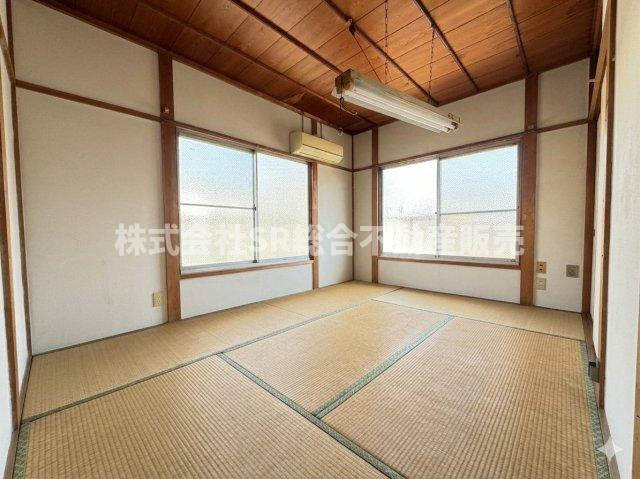 稲葉3丁目中古戸建の和室|日本らしい落ち着いた雰囲気の和室です（※室内画像は加工により家具等を消しています。）