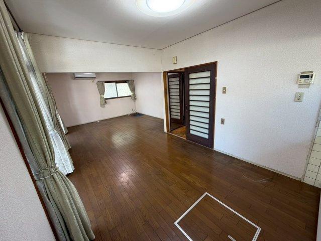 坂出市江尻町　大和ハウスリフォーム戸建の居間・リビング
