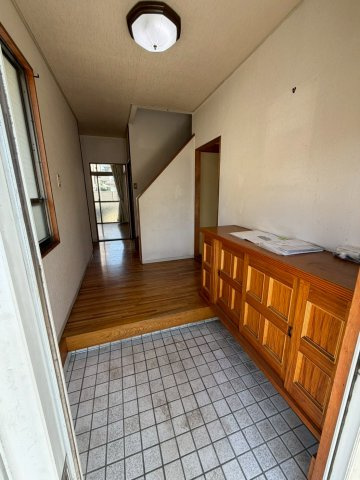 坂出市江尻町　大和ハウスリフォーム戸建の玄関